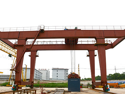 集裝箱門(mén)機(jī)